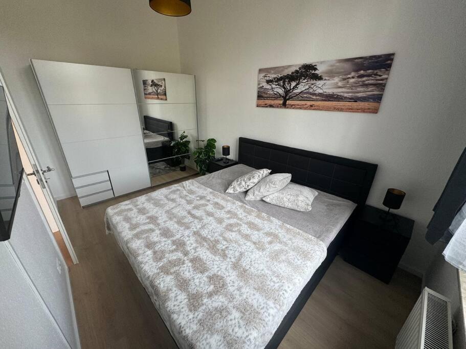 Apartment Mit Parkplatz Und Wifi Magdeburg Dış mekan fotoğraf