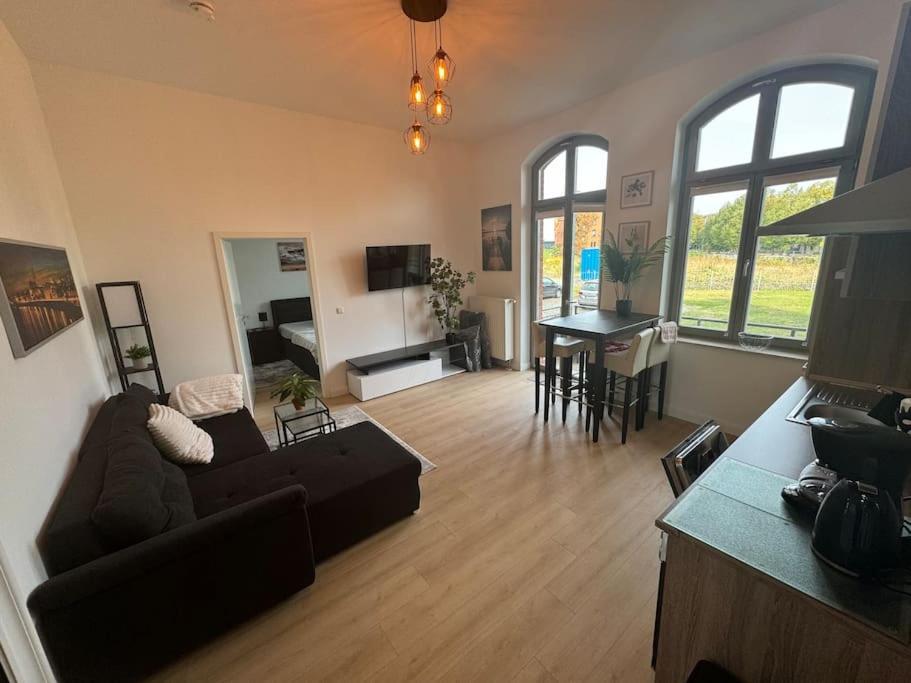 Apartment Mit Parkplatz Und Wifi Magdeburg Dış mekan fotoğraf